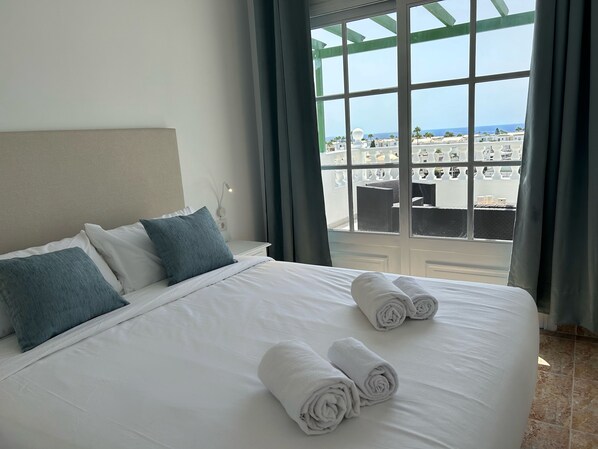 3 habitaciones, tabla de planchar con plancha, cuna de viaje y wifi 