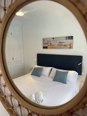 3 habitaciones, tabla de planchar con plancha, cuna de viaje y wifi