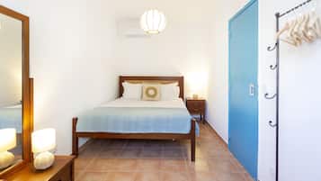 1 slaapkamer, een strijkplank/strijkijzer, gratis wifi, beddengoed