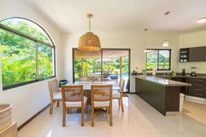 Dining - Casa Callie- 3 Bedroom House with Pool (Santa Rosa)