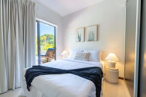 3 bedrooms, iron/ironing board, travel cot, free WiFi - Casa Callie- 3 Bedroom House with Pool (Santa Rosa)