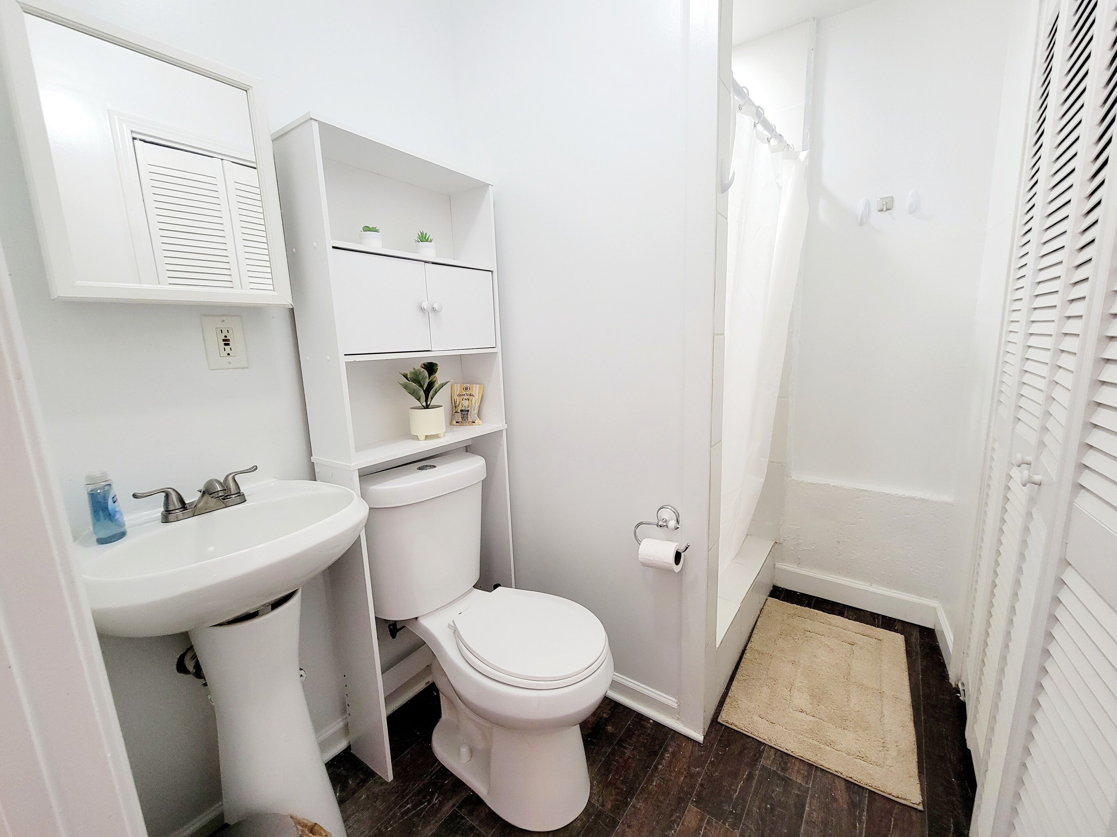 Shower, towels, soap, shampoo