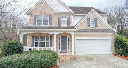 Three-Bedroom Guest Suite in House Basement