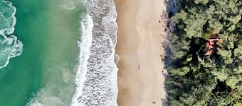 Beachfront house with spa! Fire pit / Spa / Hammocks / Gardens / Parking