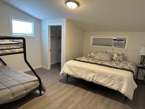 2 Schlafzimmer, Reisekinderbett, kostenloses WLAN, Bettwäsche