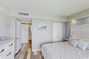 2 bedrooms, iron/ironing board, internet, bed sheets