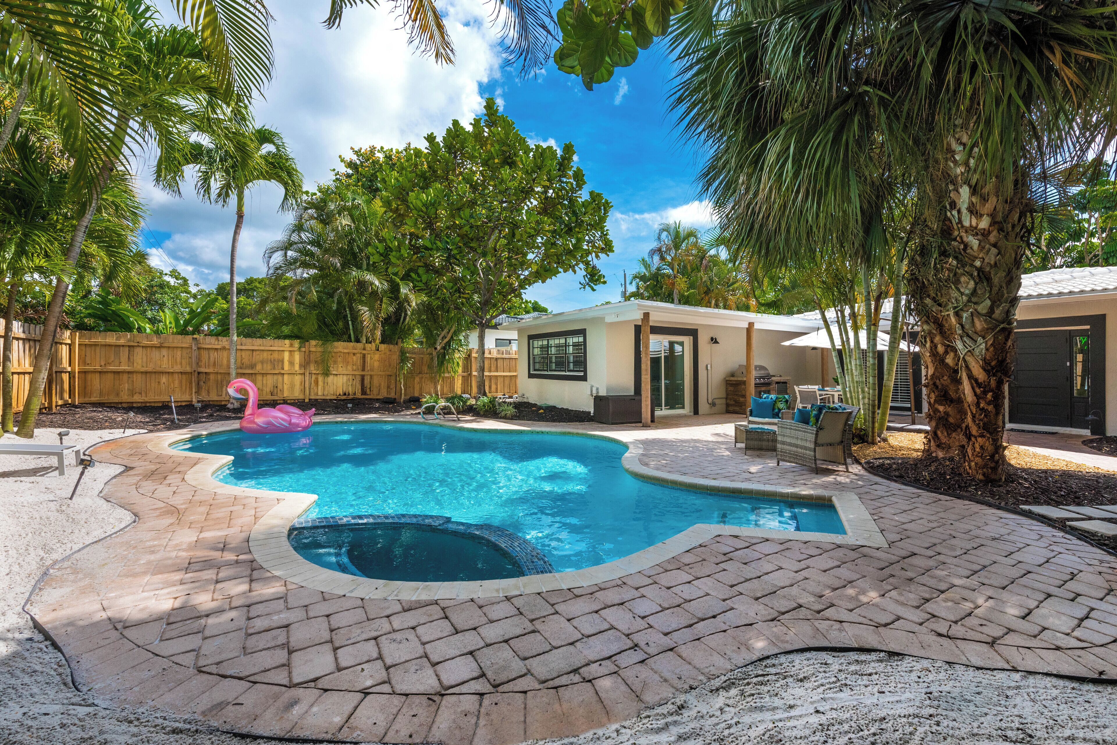 Piscine extérieure, piscine chauffée