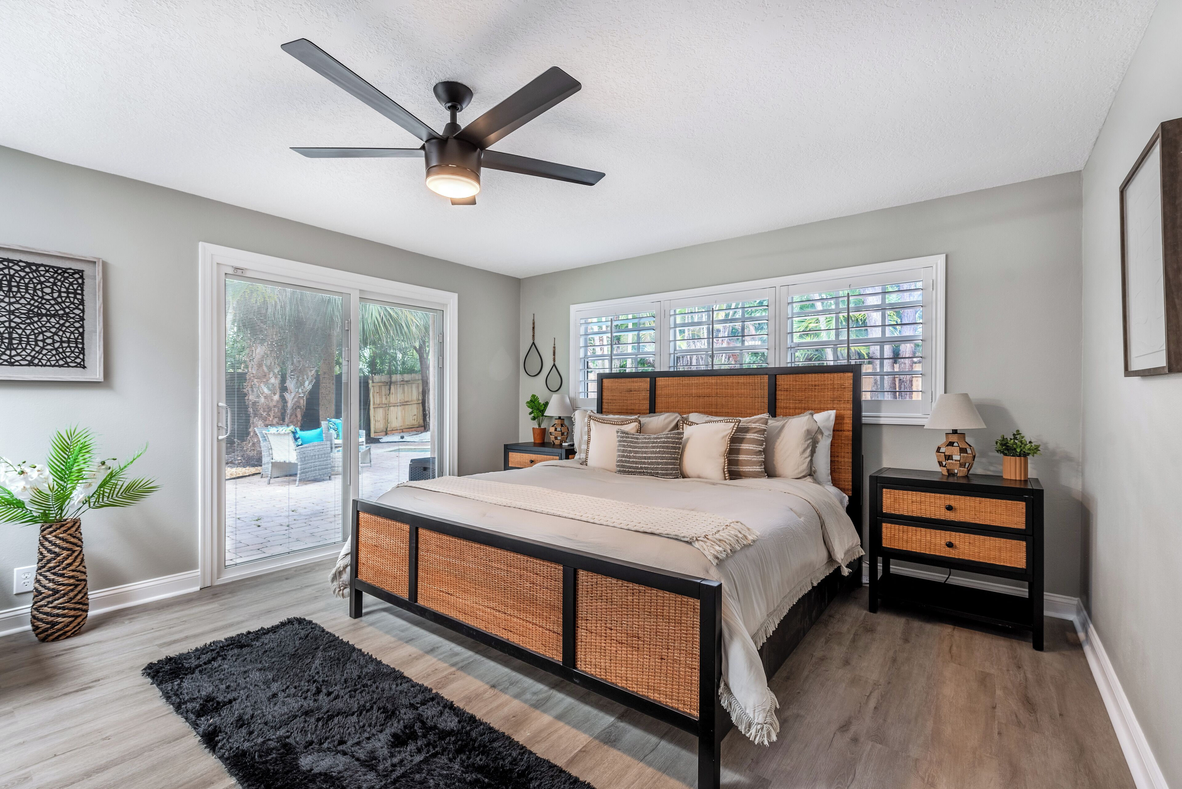 4 Schlafzimmer, Zimmersafe, Schreibtisch, Bügeleisen/Bügelbrett