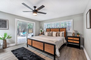 4 slaapkamers, een kluis op de kamer, een bureau