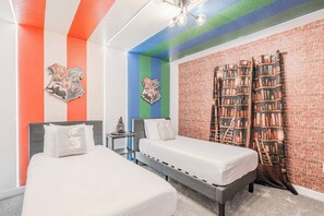 4 makuuhuonetta, silitysrauta/-lauta, vauvan matkasänky, Wi-Fi