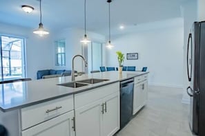 Fridge, microwave, stovetop, dishwasher
