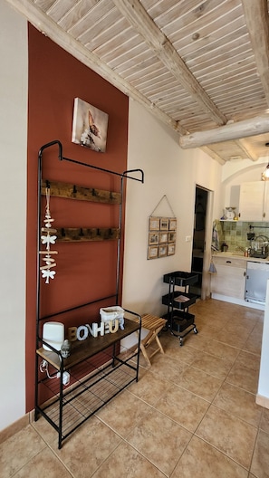 Interior - Les Menthes Sauvages (SUZE LA ROUSSE)
