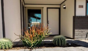 Exterior detail - Mission Masia | Near Stadium | Pool | BBQ | Games (Glendale)