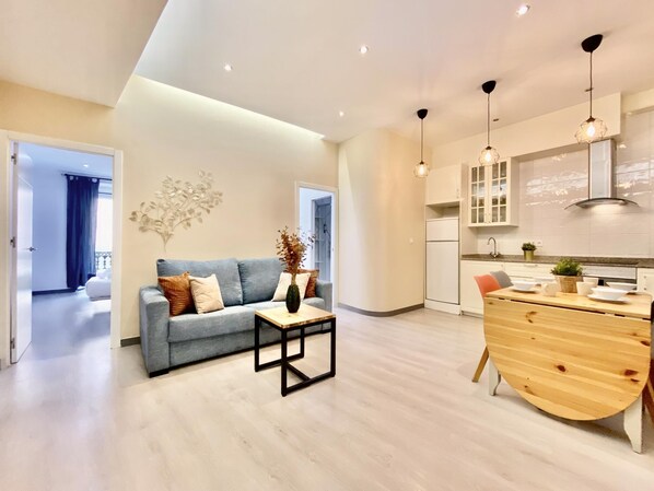 TV - Puerta del Sol Center I – In the Heart of Madrid (Madrid)