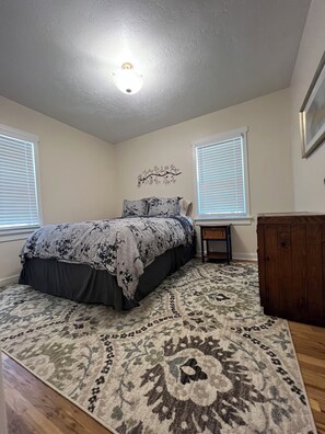 3 Schlafzimmer, Bügeleisen/Bügelbrett, WLAN, Bettwäsche