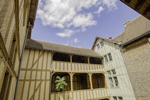 Exterior - Le Sacré Troyes - TROYES (TROYES)