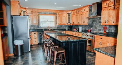 Townhome with Botanical Garden, Pond, Pool Access, Arcade, and Theater