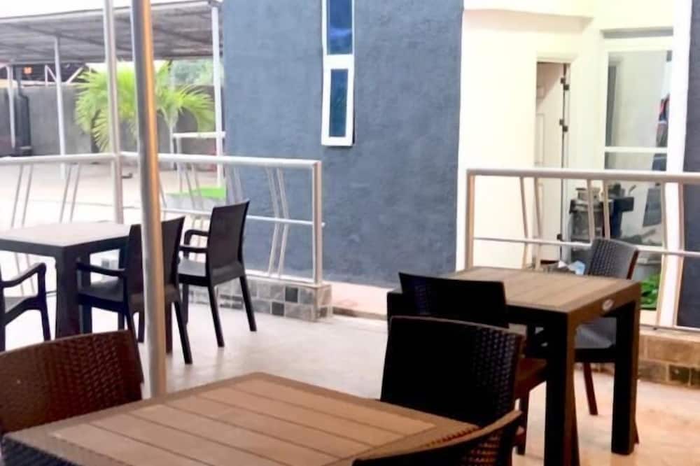Apartment 15