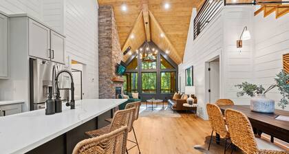 Modern Cabin Retreat w/Fire Pit, Slide & Hot Tub