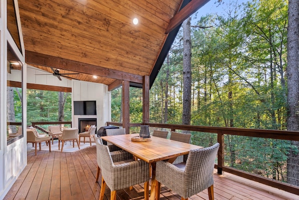 Outdoor dining