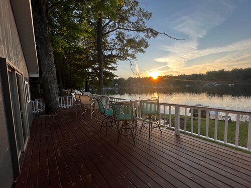 Cozy cottage in Glennie MI on all sports North Lake with deck, dock & firepit.