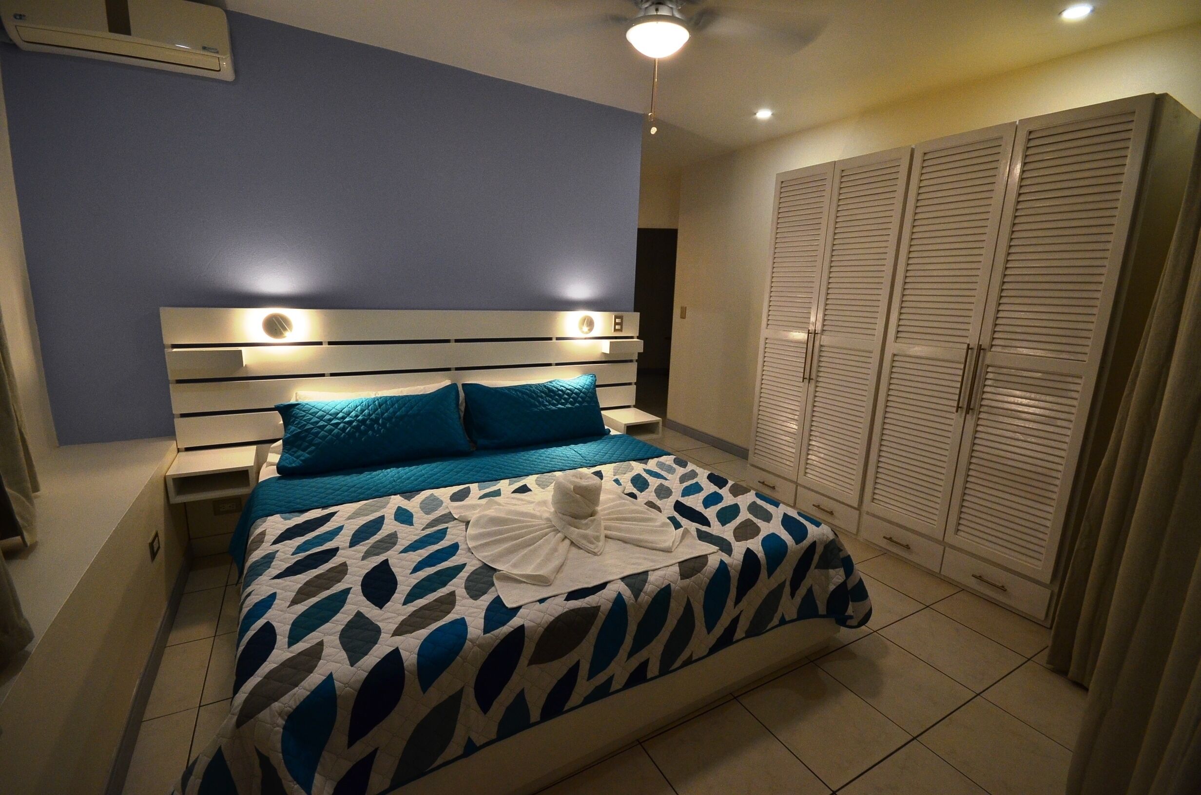 6 chambres, fer et planche à repasser, Wi-Fi, draps fournis