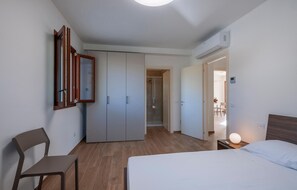2 Schlafzimmer, Reisekinderbett, kostenloses WLAN, Bettwäsche