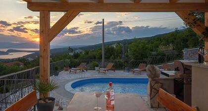 Gemütliches Haus in Jadranovo mit Sauna