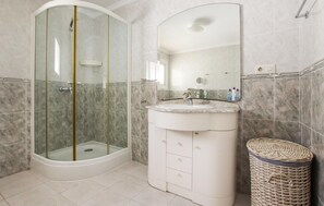Shower - Gorgeous home in Benalmadena with WiFi (Benalmadena)