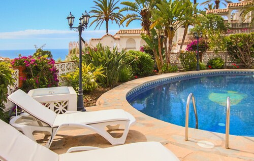 Gorgeous home in Benalmadena with WiFi