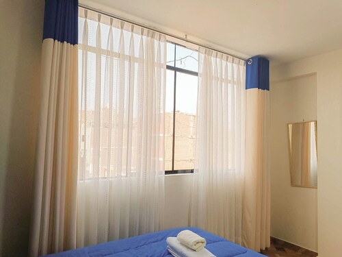 Pretty Room a few Steps From Lima Airport