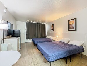 Phòng, 2 giường đôi | Truy cập Internet không dây miễn phí, bộ trải giường 