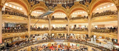Shopping mall