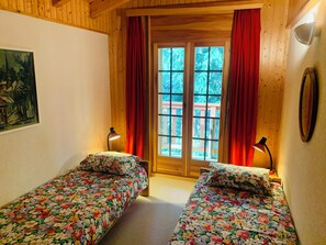 4 camere, ferro/asse da stiro, Wi-Fi gratuito, lenzuola