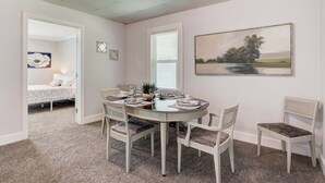Dining - Lovely 2 BR, 1 BA home with dedicated office space, sun porch & covered parking. (Knoxville)