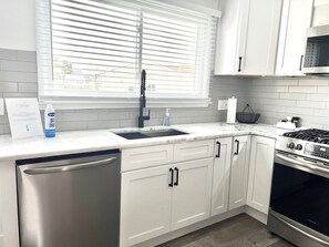 Fridge, microwave, oven, stovetop - Brigantine - Fully Renovated, Fully Stocked, Pet Friendly, Comfort meets Luxury (Brigantine)