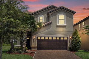 Exterior detail - Enchanted Estate: 7BR, Private Pool, Game Room, Disney 15 Min! (Kissimmee)