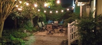 Luxury on the river, steps to downtown &boat ramp!