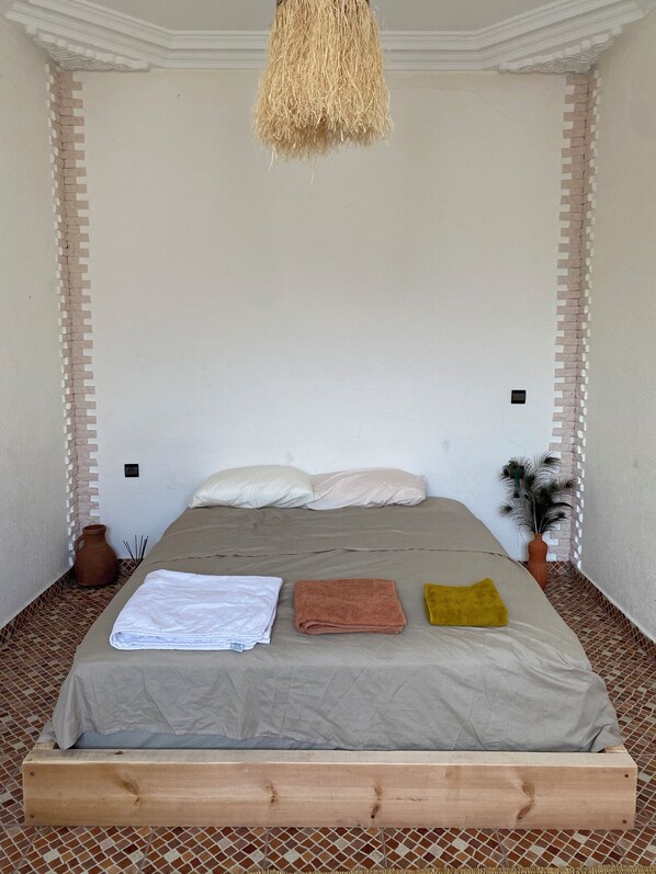 1 chambre, literie fournie