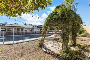 Piscine extérieure, piscine chauffée