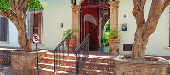 La Mansión Hotel