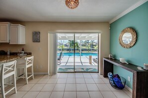 屋外プール、温水プール