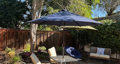 Cozy townhome with backyard retreat! Minutes to wineries and downtown.