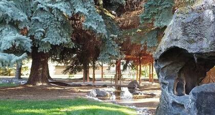 Quiet oversized 1 bedroom apartment in the Countryside. Close to National Parks.
