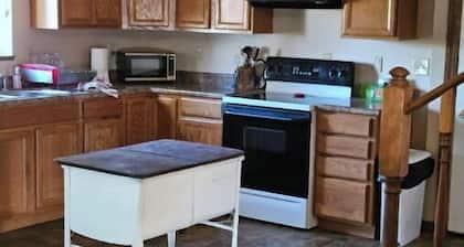 Lake Roosevelt apartment ,beautiful view . sleep 4. two bath, full kitchen.