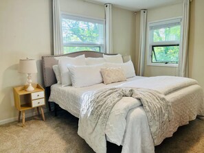 5 bedrooms, desk, travel crib, WiFi - Family size! Close to the resort! Outdoor firepit! Pet friendly! (Beech Mountain)