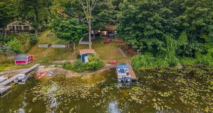Lakehouse, Hot Tub & Pontoon, King Bed