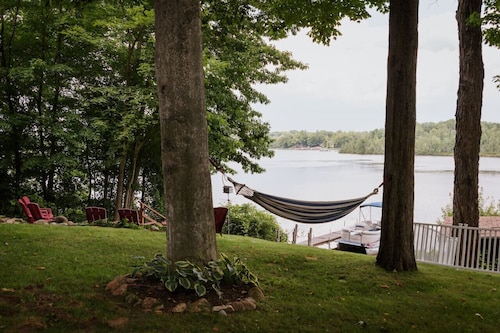 Lakehouse, Hot Tub & Pontoon, King Bed