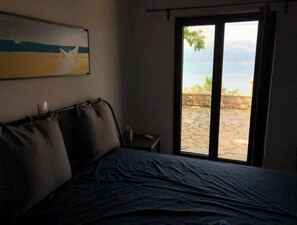 3 habitaciones, tabla de planchar con plancha, cuna de viaje y wifi 