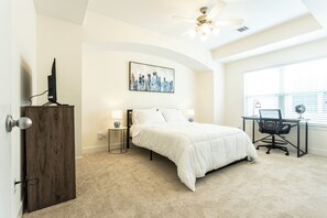 3 habitaciones, tabla de planchar con plancha, wifi y ropa de cama